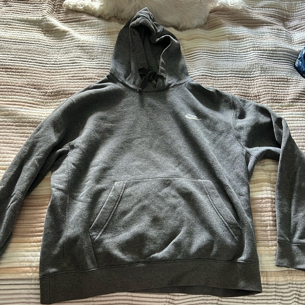 Nike Men’s size medium hoodie EUC